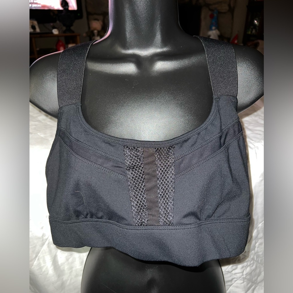 ASKYA Mesh Insert Sports Bra